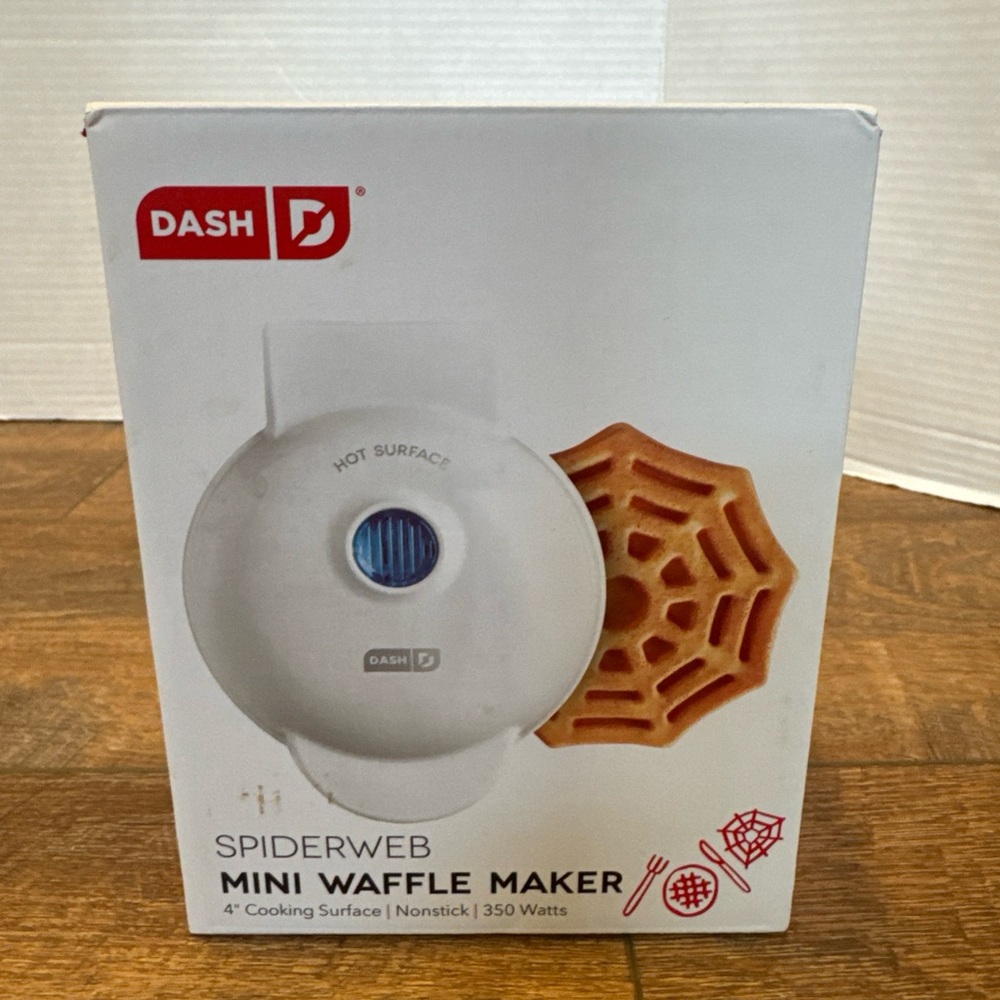Dash Spider Web Mini Waffle Maker  4" Cooking Surface Non-Stick Halloween NEW